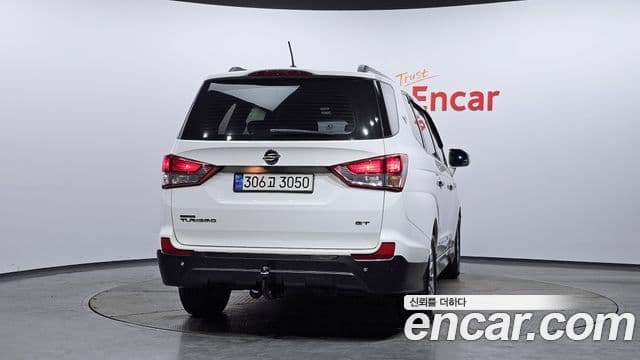KG모빌리티(SsangYong) Korando 투리스모 4WD GT 11인승, 2014 4