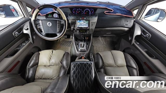 KG모빌리티(SsangYong) Korando 투리스모 4WD GT 11인승, 2014 7