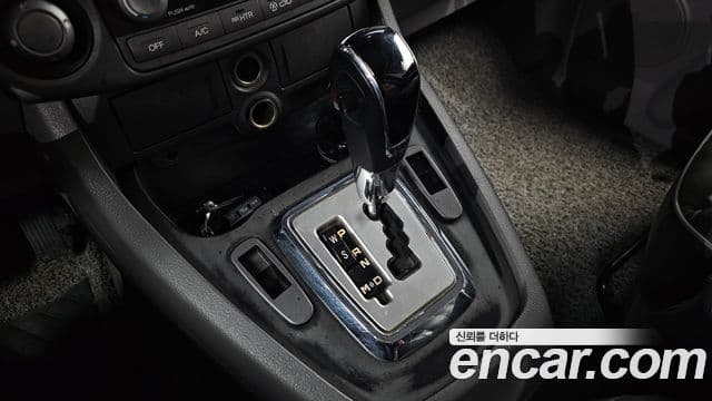 KG모빌리티(SsangYong) Korando 투리스모 4WD GT 11인승, 2014 9