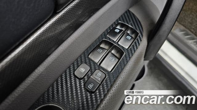 KG모빌리티(SsangYong) Korando 투리스모 4WD GT 11인승, 2014 14