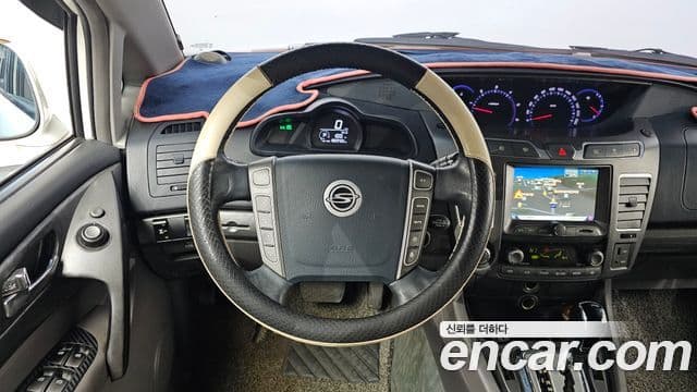 KG모빌리티(SsangYong) Korando 투리스모 4WD GT 11인승, 2014 15