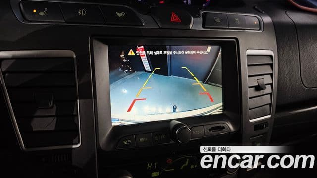 KG모빌리티(SsangYong) Korando 투리스모 4WD GT 11인승, 2014 19