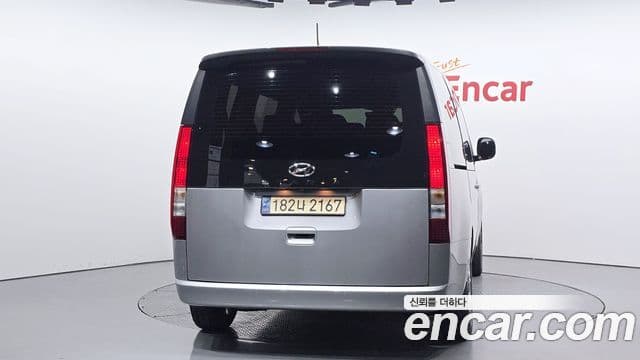 Hyundai Staria Modern, 2023 4