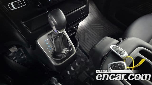 Hyundai Staria Modern, 2023 9