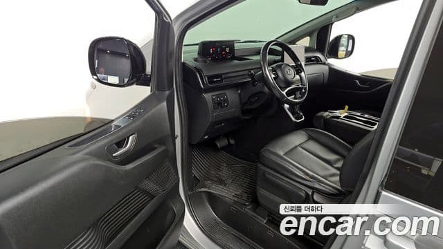 Hyundai Staria Modern, 2023 10