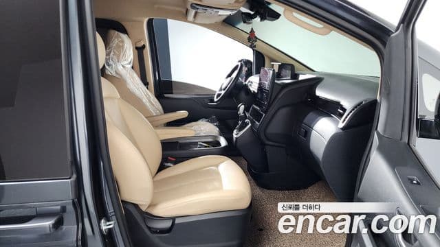 Hyundai Staria Modern, 2024 11