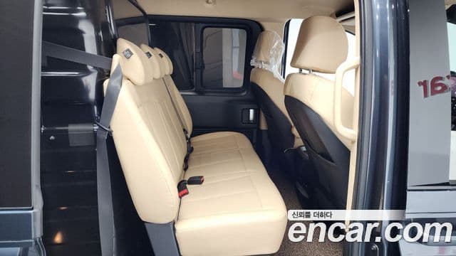 Hyundai Staria Modern, 2024 12