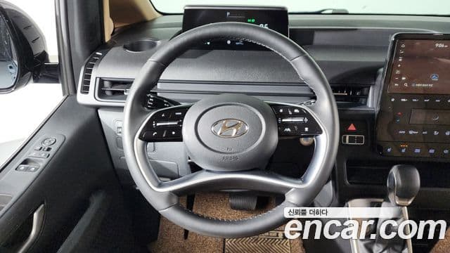 Hyundai Staria Modern, 2024 13