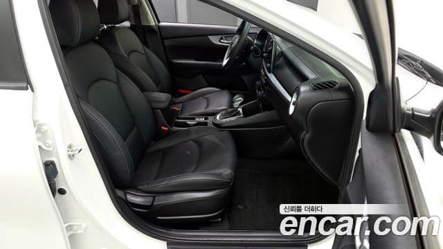 Kia The / новый New K3 2세대 Trendy, 2022 13