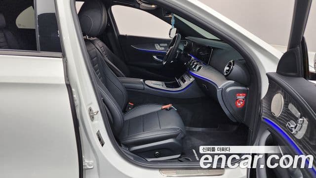 Mercedes-Benz E-класс W213 AMG Line, 2023 11