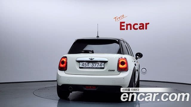 Mini Cooper 3세대, 2015 4