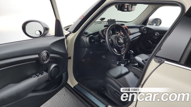 Mini Cooper 3세대, 2015 10