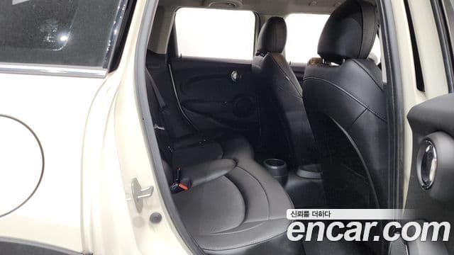 Mini Cooper 3세대, 2015 12