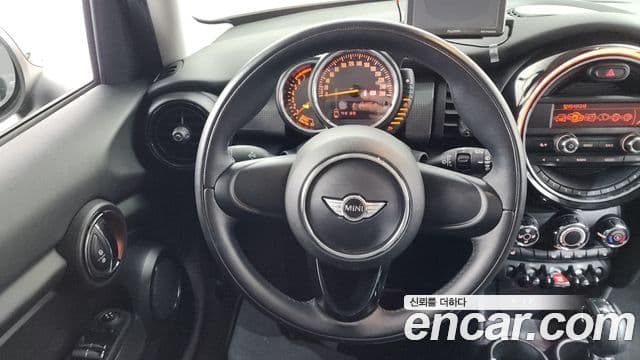 Mini Cooper 3세대, 2015 13
