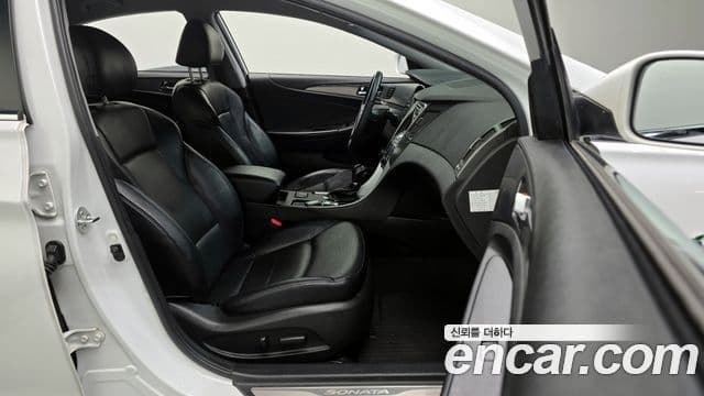 Hyundai Sonata гибрид Royal, 2012 10