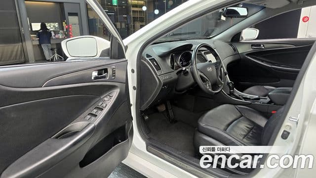 Hyundai Sonata гибрид Royal, 2012 11