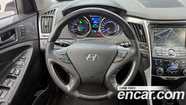 Hyundai Sonata гибрид Royal, 2012 14