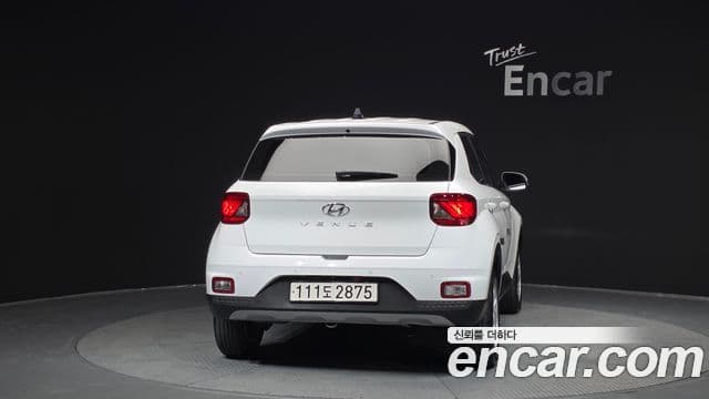 Hyundai Venue Premium, 2023 4