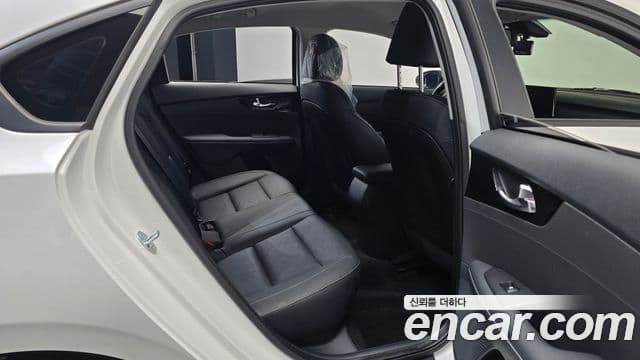 Kia The / новый New K3 2세대 Prestige, 2023 12