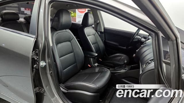 Kia K3 Trendy, 2013 10