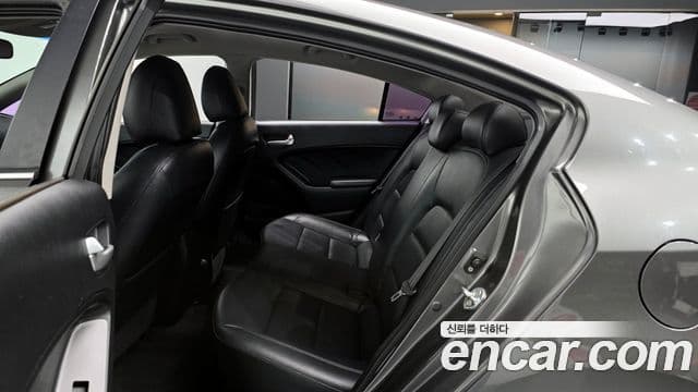 Kia K3 Trendy, 2013 13