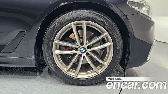 BMW 5시리즈 (G30) 520d M Sport Plus, 2017 все фото