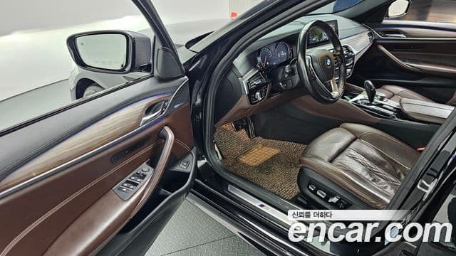 BMW 5시리즈 (G30) 520d M Sport Plus, 2017 11