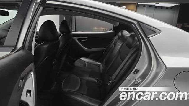 Hyundai Avante MD M16 GDI Avenue, 2014 13