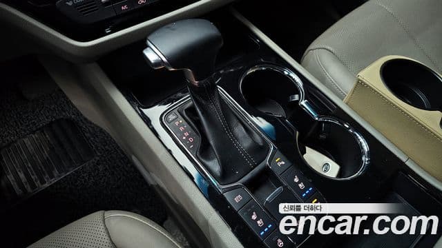 Kia The / новый New Carnival VIP, 2019 9