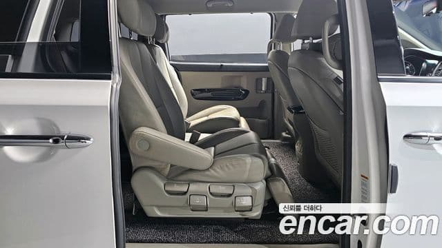 Kia The / новый New Carnival VIP, 2019 13