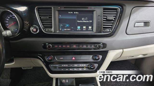 Kia All New Carnival Noblesse, 2016 14