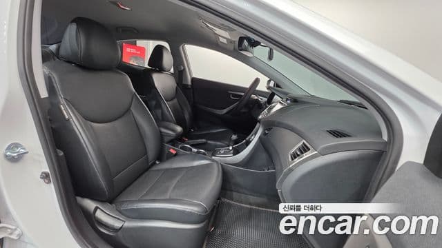 Hyundai Avante MD M16 GDI Avenue, 2014 10