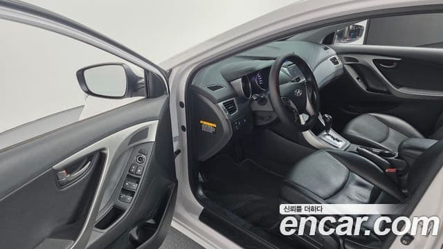 Hyundai Avante MD M16 GDI Avenue, 2014 11