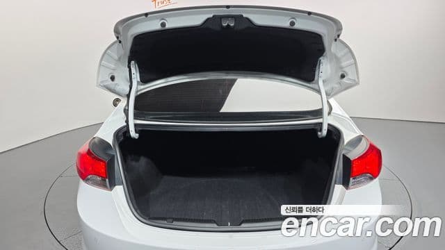 Hyundai Avante MD M16 GDI Avenue, 2014 20