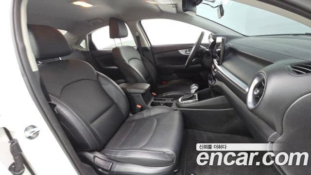 Kia The / новый New K3 2세대 Trendy, 2022 11