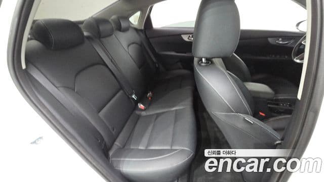 Kia The / новый New K3 2세대 Trendy, 2022 12