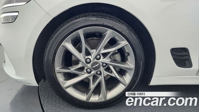 Genesis The / новый New G70, 2021 все фото