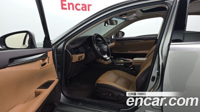 Lexus New ES300h XV60, 2018 10