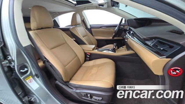 Lexus New ES300h XV60, 2018 11