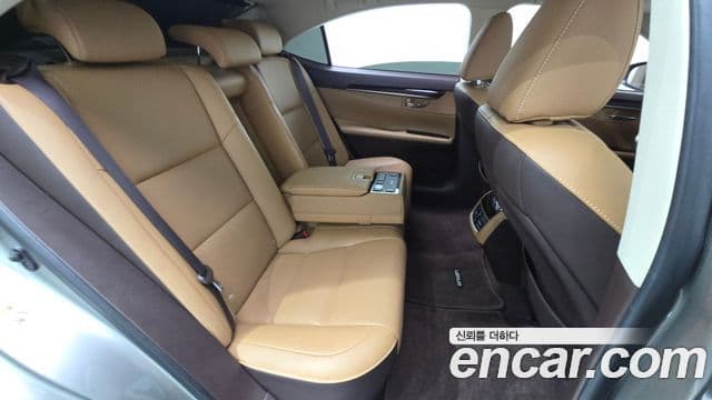 Lexus New ES300h XV60, 2018 12