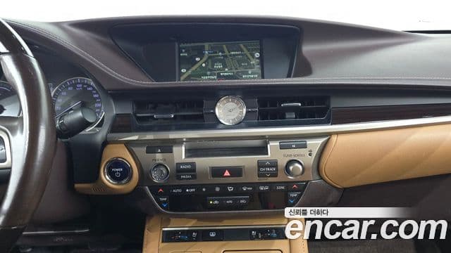 Lexus New ES300h XV60, 2018 14