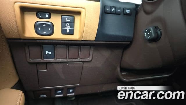 Lexus New ES300h XV60, 2018 16