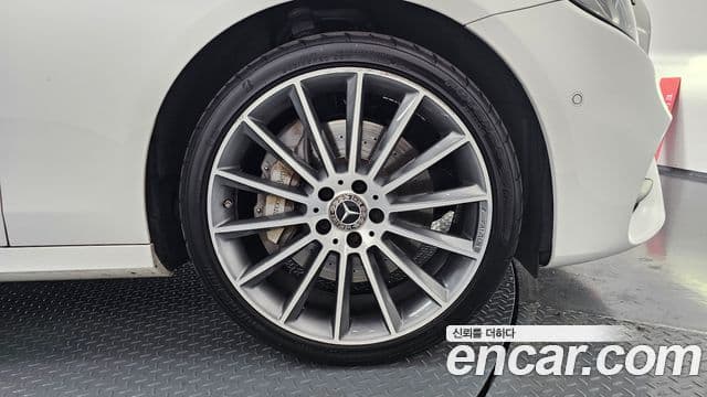 Mercedes-Benz E-класс W213 AMG Line, 2019 все фото