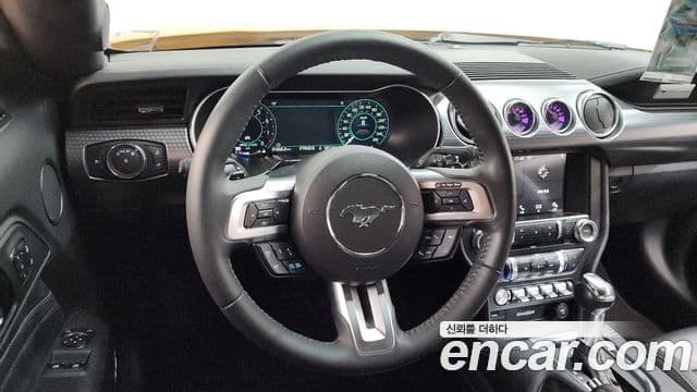 Ford Mustang купе, 2018 13