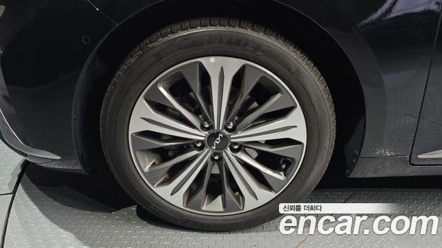 Kia K8 гибрид Signature, 2023 все фото