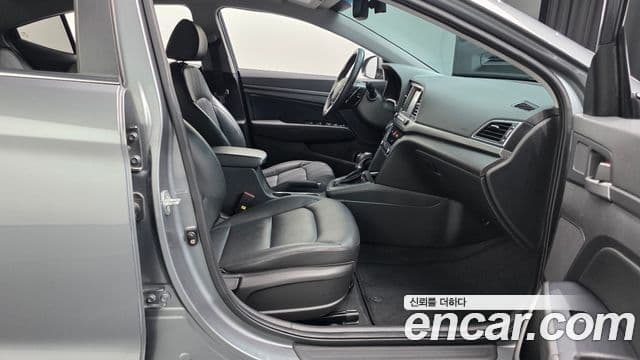 Hyundai Avante AD Special, 2017 10