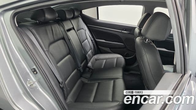 Hyundai Avante AD Special, 2017 12