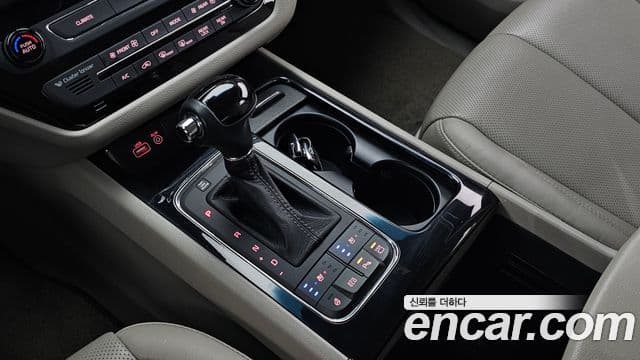 Kia All New Carnival Noblesse, 2016 9