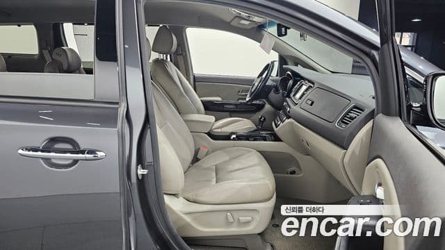 Kia All New Carnival Noblesse, 2016 10
