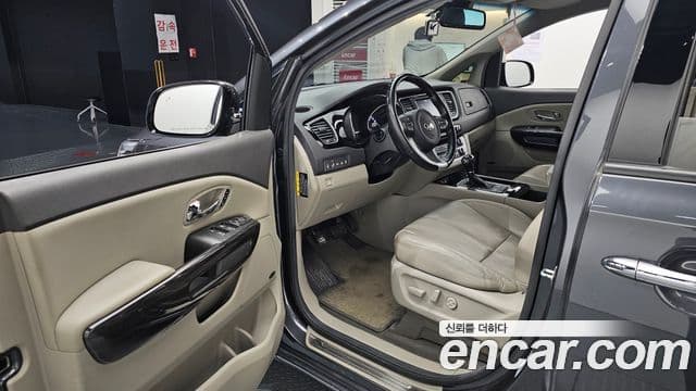 Kia All New Carnival Noblesse, 2016 11